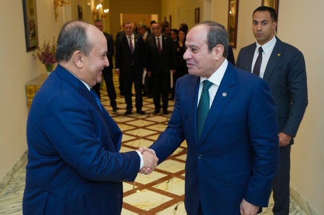 السيسي يستقبل الوزير الأول الجزائري ويبحثان تعزيز التعاون الثنائي وتنسيق المواقف تجاه قضايا المنطقة