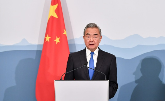 وانج يي يحذّر طوكيو: على اليابان تصحيح أخطائها قبل أن يعاد فتح ملف جرائمها التاريخي