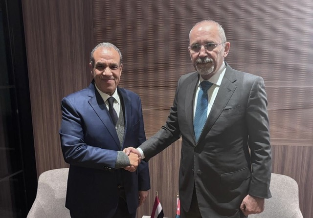 وزير الخارجية يبحث مع نظيره الأردني مستجدات غزة وتعزيز الشراكة الثنائية في برشلونة