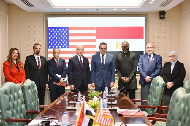 وفد من ولاية نبراسكا الأمريكية يبحث  تعزيز التعاون التجاري والعلمي مع مصر