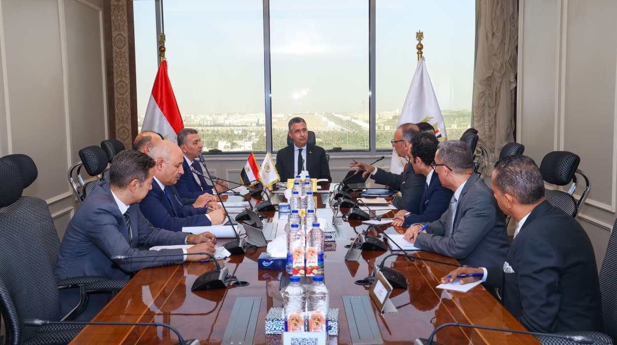 وزير التموين والتجارة الداخلية يجتمع مع رئيس الشركة العامة لتجارة الجملة لمتابعة استعدادات شهر رمضان المبارك وتوافر السلع الأساسية

