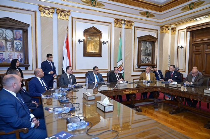 نادي قضاه جنوب سيناء وجامعه القاهرة يوقعان بروتوكول تعاون ثقافي توعوي  

