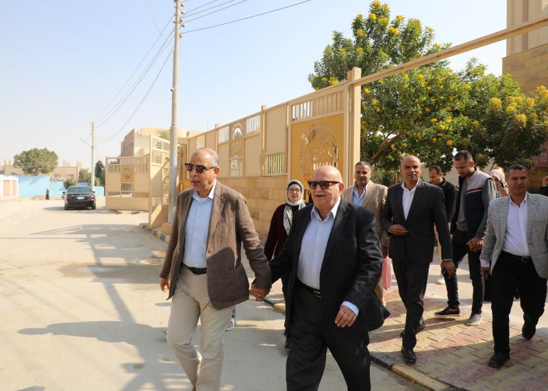 محافظ المنيا يلتقى المستثمر منير غبور لبحث سبل تطوير منطقة جبل الطير