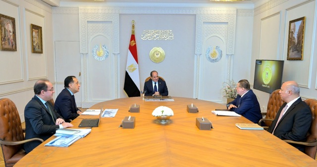 الرئيس السيسي يوجه بتعزيز الانضباط المالي وزيادة الاحتياطي من النقد الأجنبي