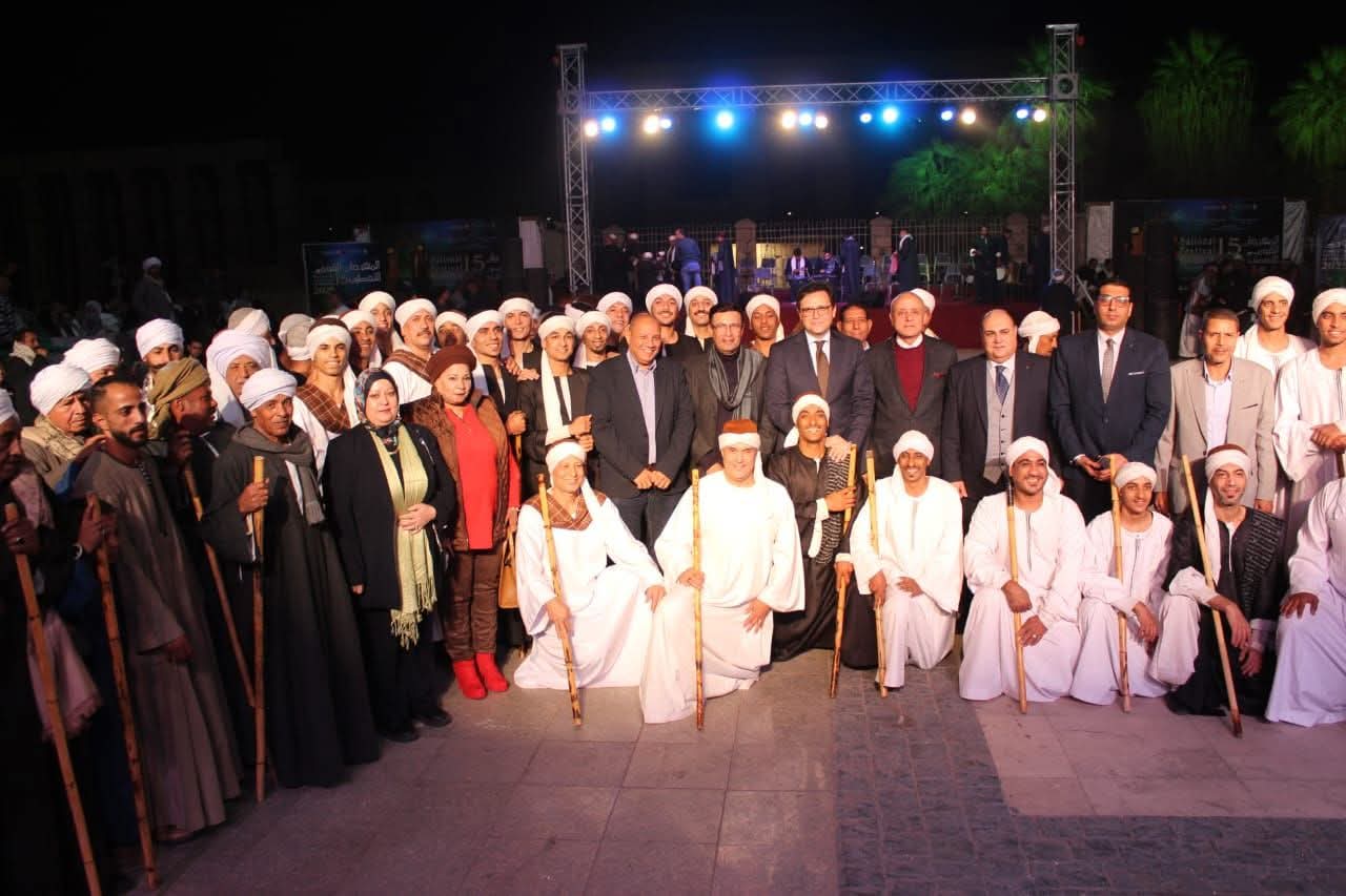  وزير الثقافة ومحافظ الأقصر يشهدان ختام فعاليات الدورة 15 للمهرجان القومي للتحطيب 

