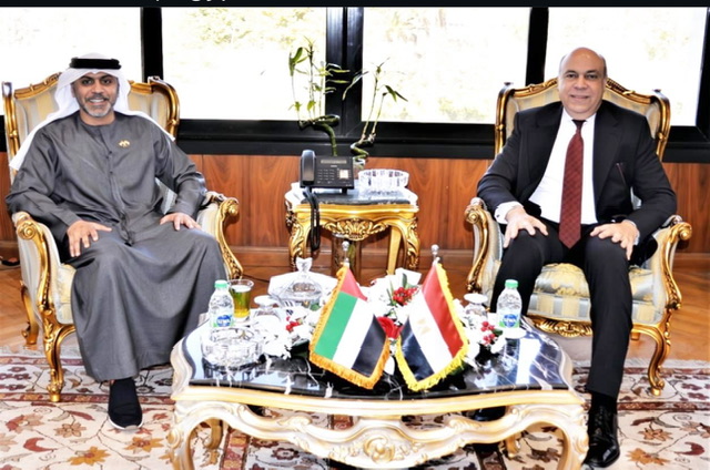 سفير الإمارات يبحث مع وزير الطيران تعزيز التعاون في مجال النقل الجوي