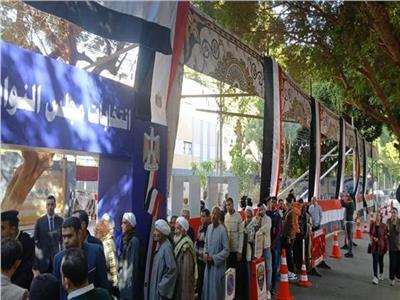 انتظام التصويت في 352 لجنة بجولة الإعادة فى قنا
