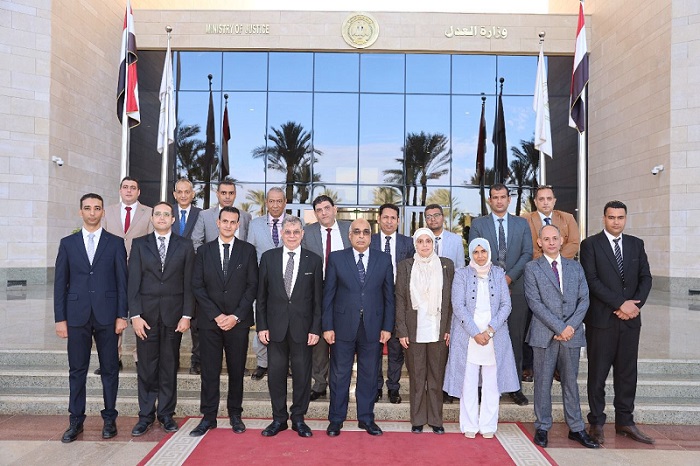 وزير العدل يلتقي وفداً من ممثلي مصلحة الخبراء