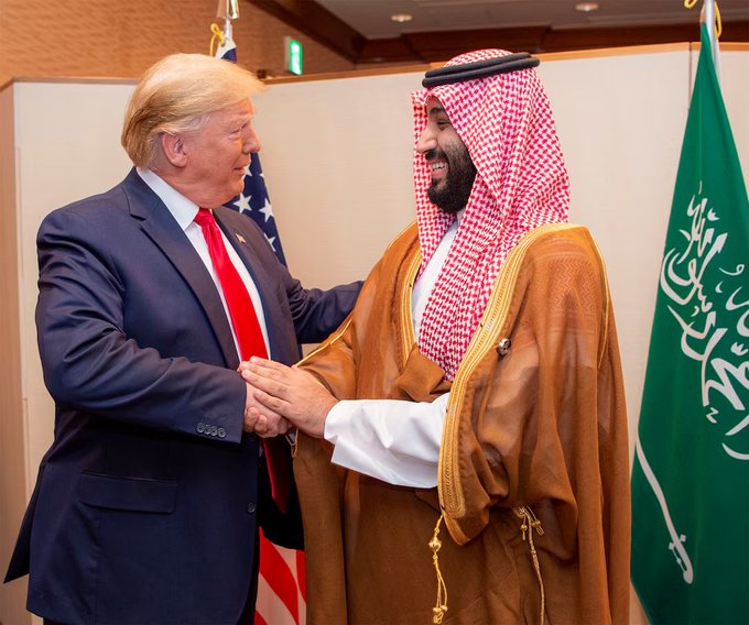 دعوة ترامب لمؤتمر صندوق الاستثمار السعودي رغم إصرار البيت الأبيض على تهجير أهالي غزة 