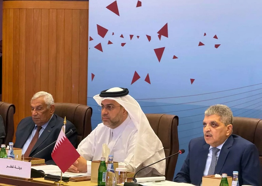 رئيس قناة السويس يناقش تأثيرات اضطرابات البحر الأحمر على حركة الملاحة العربية

