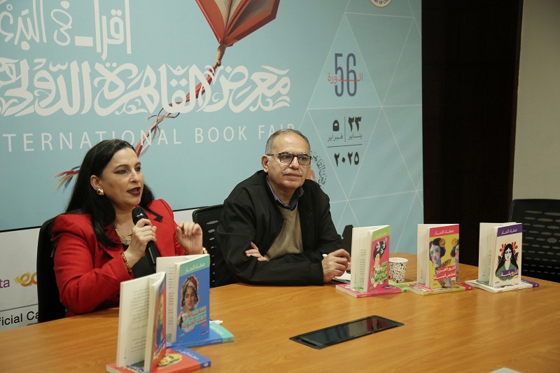 صفاء النجار تحتفي بأعمالها الأدبية في معرض القاهرة للكتاب

