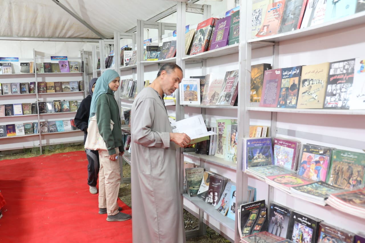 إقبال جماهيري كبير على معرض فيصل الثالث عشر للكتاب

