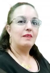 محافظ المنيا يهنئ السيدة سناء فؤاد من مطاى لفوزها بلقب الأم المثالية