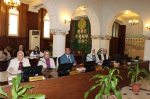 مجلس الدراسات العليا بجامعة الإسكندرية يناقش تحديث دليل مراكز التميز والمعامل المعتمدة