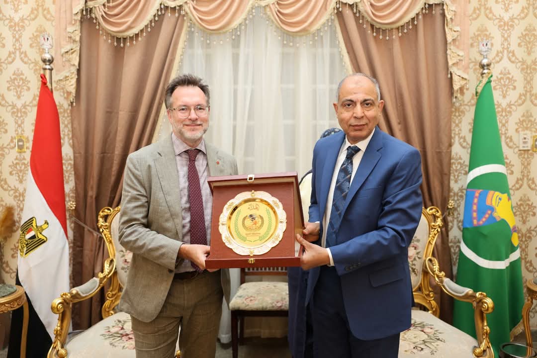 السفير الكندي يزور محافظة المنيا ويؤكد نتطلع لمزيد من التعاون والعمل المشترك لدعم المشروعات التنموية