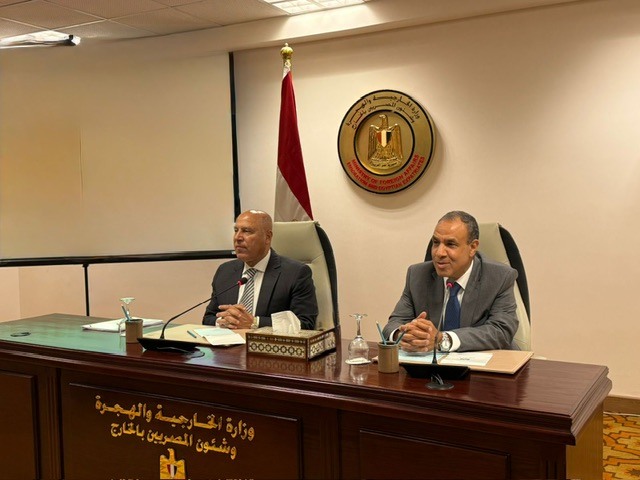 وزيرا الخارجية والصناعة يبحثان دعم الدبلوماسية الاقتصادية وتحويل مصر إلى مركز إقليمي للنقل والصناعة