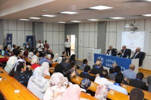 محافظ المنيا يشارك طلاب جامعة اللوتس حوارًا مفتوحًا