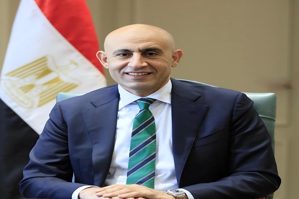  وزير التعليم يبحث مع 