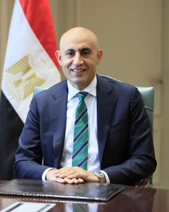  إحالة معلمة وطالب إلى الشؤون القانونية في اليوم الأول لامتحان الإعدادية بقنا

