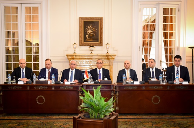 وزير الخارجية يستضيف اجتماع الآلية الثلاثية مع الجزائر وتونس لبحث تطورات الأزمة الليبية

