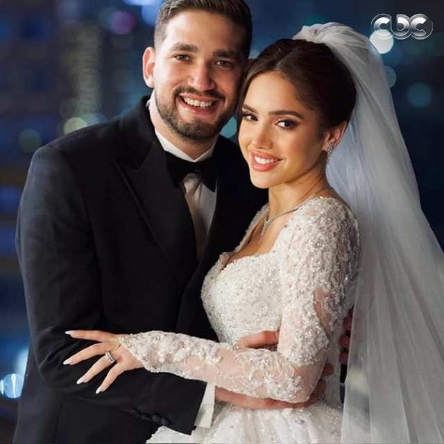 بالصور.. الفنانة رنا رئيس تتألق في حفل زفافها بحضور الأهل والأصدقاء


