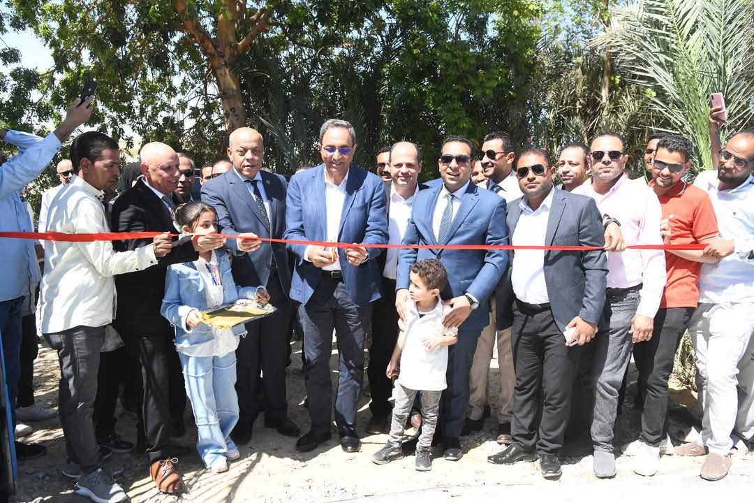 تخدم ٦٠ ألف نسمة.. محافظ قنا يفتتح محطة مياه شرب الجبيل المدمجة

