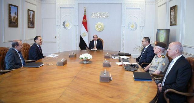 السيسي يوجه بالإسراع  في تنفيذ مشروعات 