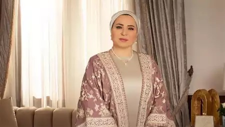 السيدة انتصار السيسي : قلوبنا يعتصرها الألم على بناتي ضحايا حادث المنوفية