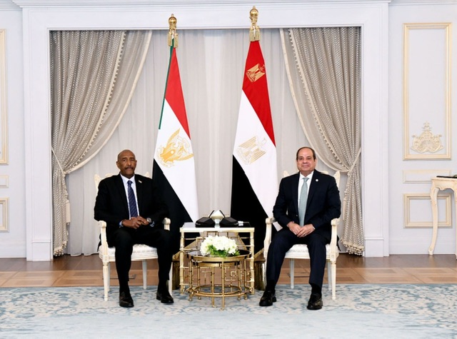 السيسي والبرهان يؤكدان رفض الإجراءات الأحادية في حوض النيل وتمسكهما بحماية الأمن المائي