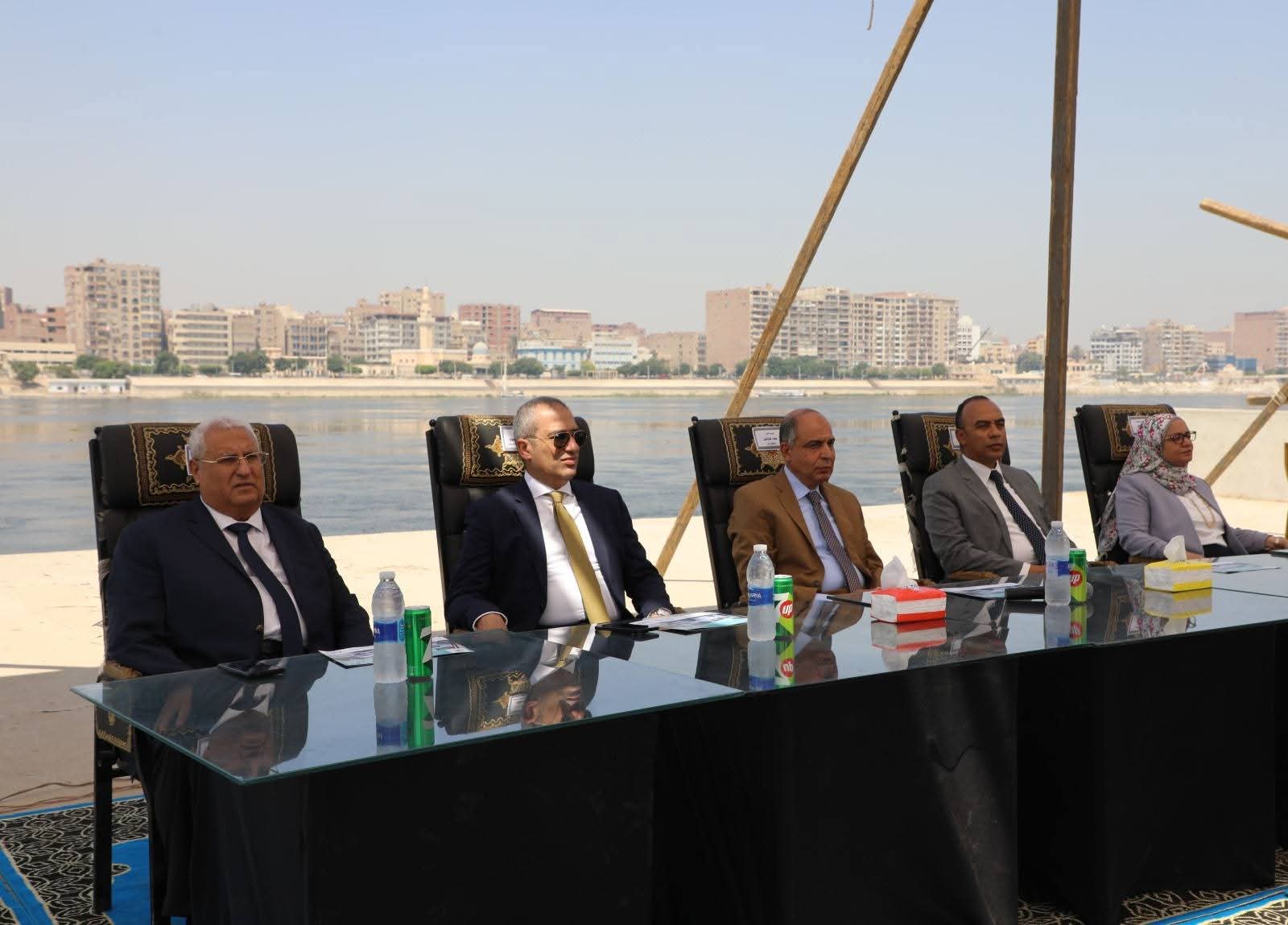 محافظ المنيا يشهد تسليم 200 ميكروباص جديد ضمن الدفعة الثانية من مبادرة تطوير منظومة نقل الركاب بالتعاون مع البنك الزراعي المصري
