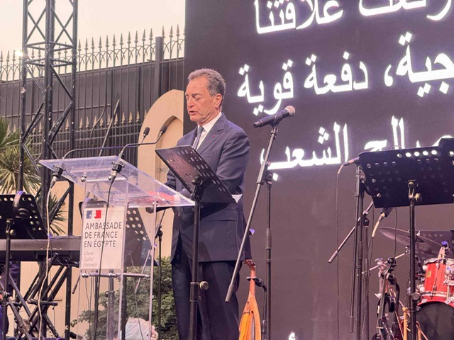 السفير الفرنسي يؤكد تطابق المواقف مع مصر بشأن قضايا المنطقة ويدعو لحل سياسي للقضية الفلسطينية