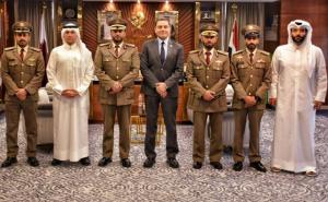 السفير طارق الأنصاري يستقبل وفد القوات المسلحة القطرية خلال مشاركته في ندوة عربية بالقاهرة