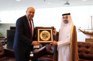 الحفنى يبحث مع رئيس الإدارة العامة للطيران الكويتي سبل التعاون وتوسيع الشراكة فى النقل الجوي

