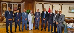 وزير الطيران يجتمع بأعضاء اللجنه النقابية ويؤكد دورها في الحفاظ على التوازن المؤسسي 