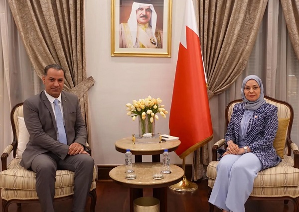 سفيرة البحرين في مصر تلتقي المدير الإقليمي لطيران الخليج لبحث سبل تعزيز الخدمات

