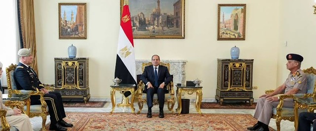السيسي يبحث مع قائد القيادة المركزية الأمريكية تعزيز التعاون العسكري وجهود التهدئة في غزة