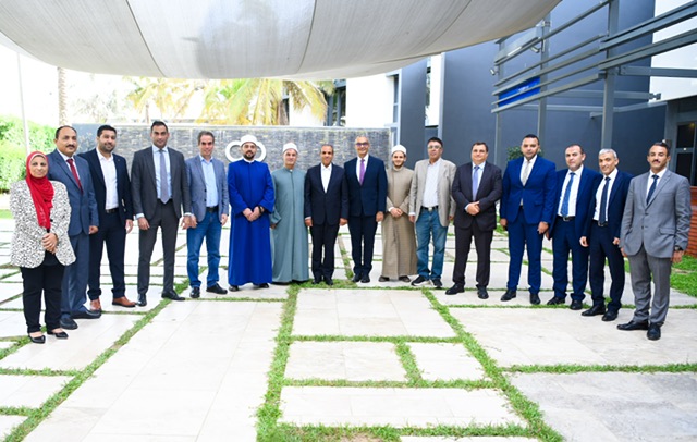 وزير الخارجية يلتقي أعضاء الجالية المصرية في السنغال
