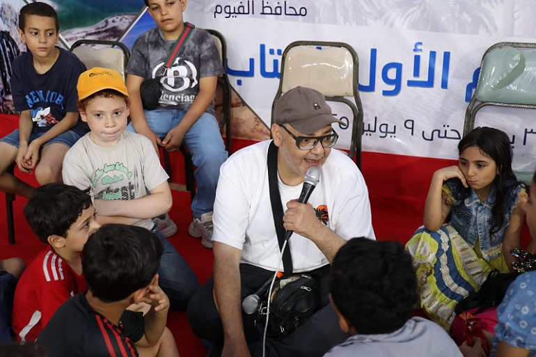 كابالا يُعيد فن الحكي إلى الواجهة في معرض الفيوم للكتاب
