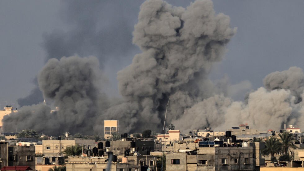 استشهاد 10 فلسطينيين في قصف إسرائيلي على مدينة غزة

