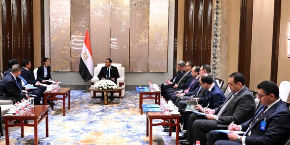 رئيس الوزراء يعرب عن اعتزازه بعلاقات الشراكة الاستراتيجية الشاملة بين مصر والصين  

