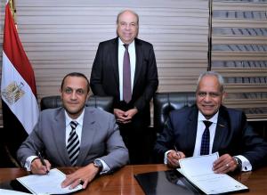 وزير الطيران يشهد توقيع بروتوكول تعاون بين القابضة للمطارات وأكاديمية علوم الطيران