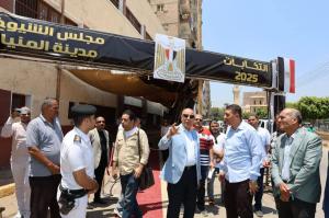 محافظ المنيا يتفقد لجان انتخابات الشيوخ ٢٠٢٥ فى يومها الثانى