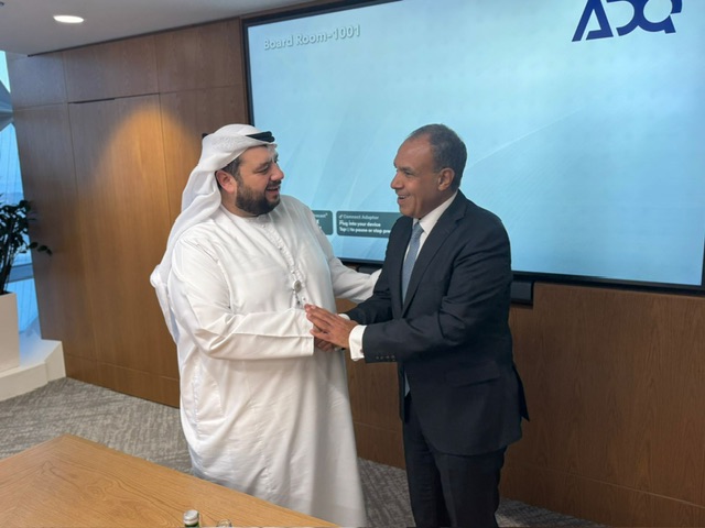 وزير الخارجية يبحث مع وزير الاستثمار الإماراتي تعزيز الشراكة الاقتصادية وزيادة الاستثمارات المشترك