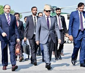 رئيس وزراء باكستان يتوجه إلى الدوحة في زيارة تضامنية مع قطر عقب العدوان الإسرائيلي