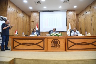 محافظ قنا يتابع ملفات التصالح والتقنين ويوجه بتسريع وتيرة الإنجاز وحماية حقوق الدولة

