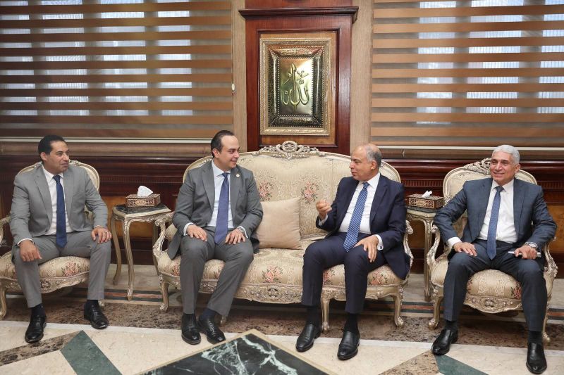 محافظ المنيا يلتقي رئيس هيئة الرعاية الصحية ويؤكد: التأمين الصحي الشامل نقلة نوعية في الخدمات الطبية