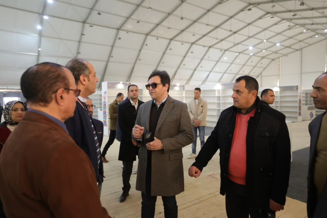 وزير الثقافة يوجه بسرعة إنجاز التجهيزات الخاصة بالدورة 57 لمعرض الكتاب