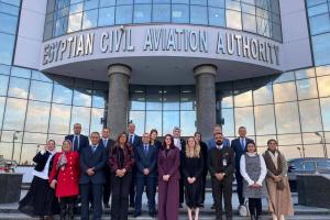 مصر والمملكة المتحدة تبحثان تحديث اتفاقية النقل الجوي وتوقّعان بالأحرف الأولى مذكرة تفاهم لزيادة التشغيل

