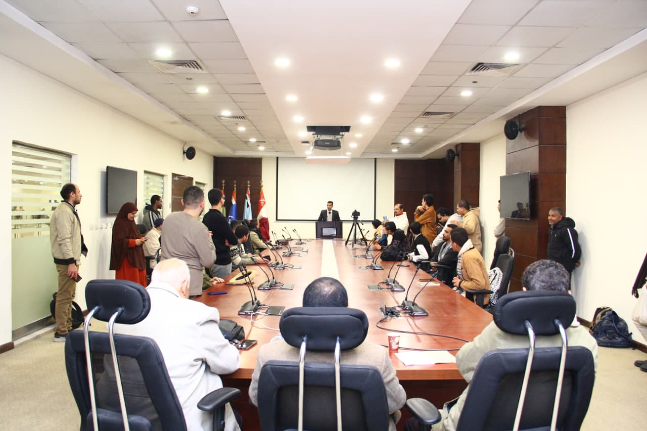 مستقبل مصر تحت أضواء القصيدة.. شعراء جامعة الأزهر يخطفون الأنظار في معرض الكتاب

