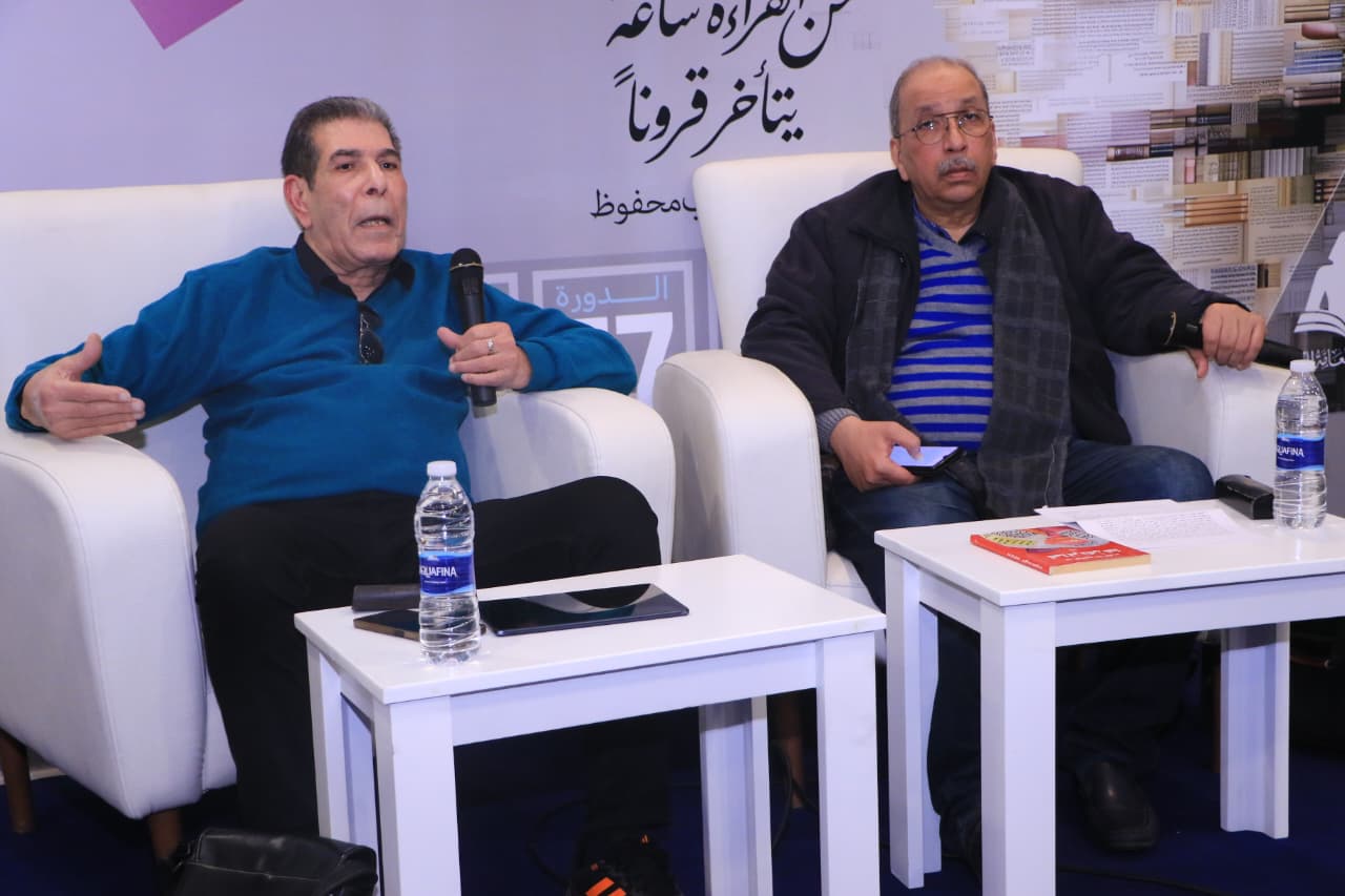 عبد المقصود عبد الكريم: أستريح من الترجمة بالشعر